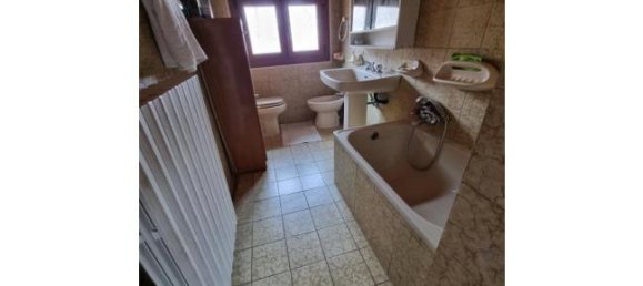 2 bedrooms House in Ventasso, Italy No. 253567 3