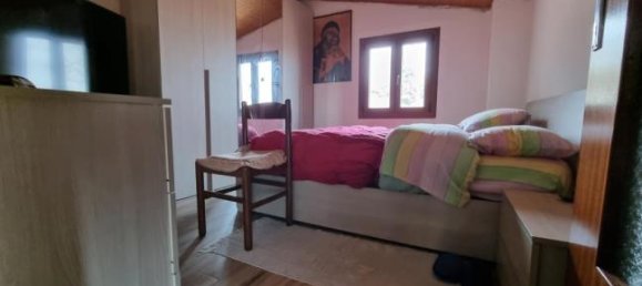 2 bedrooms House in Ventasso, Italy No. 253567 2