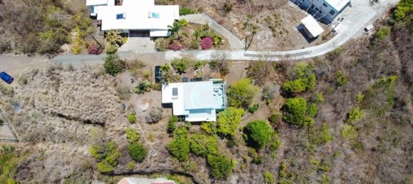 Propiedad comercial de 3 dormitorios en Egmont, Grenada No. 3 6