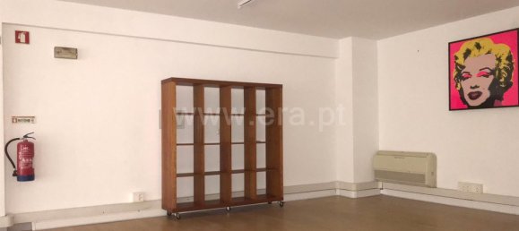 210m² Commercial property in Oeiras, Portugal No. 58823 6