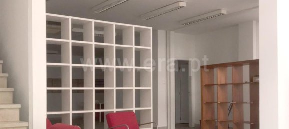 210m² Commercial property in Oeiras, Portugal No. 58823 2