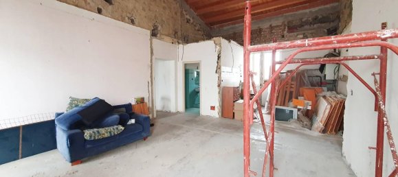8 rooms Apartment in Fondi, Italy No. 129906 7