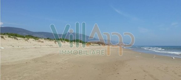 8 rooms Apartment in Fondi, Italy No. 129906 17