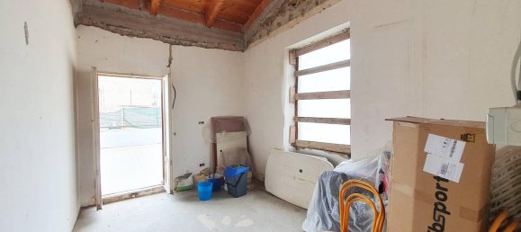 8 rooms Apartment in Fondi, Italy No. 129906 8