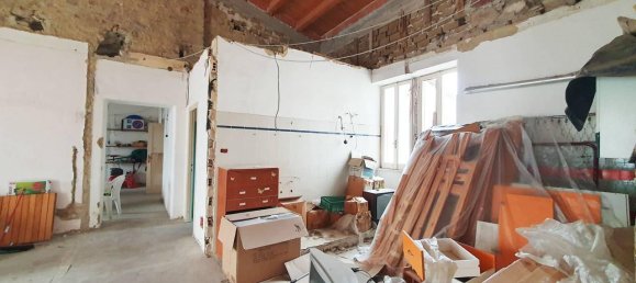 8 rooms Apartment in Fondi, Italy No. 129906 3