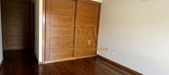 Квартира с 3 спальнями в Валонгу, Португалия № 35060 27