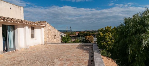 8 rooms Villa in Syracuse, Italy No. 250075 9