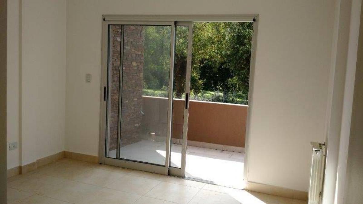 Apartamento de 2 dormitorios en Pilar, Argentina No. 81587