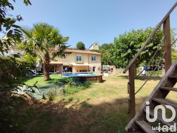 3 bedrooms House in Thouars, France No. 301899