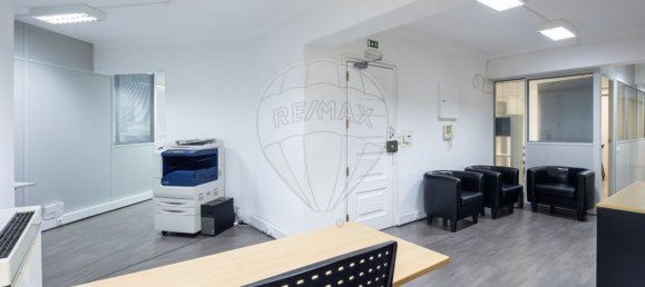 317m² Office in Almada, Portugal No. 69772 23