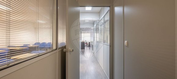 317m² Office in Almada, Portugal No. 69772 13