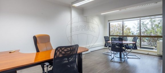 317m² Office in Almada, Portugal No. 69772 19