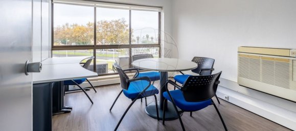 317m² Office in Almada, Portugal No. 69772 5