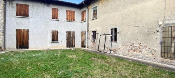 10 rooms House in Corte Franca, Italy No. 52714 3