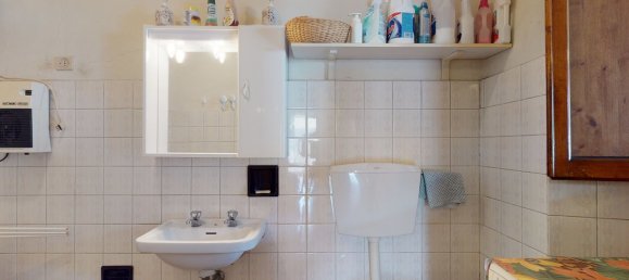 2 Schlafzimmer Haus in Barga, Italy, Nr. 233106 12