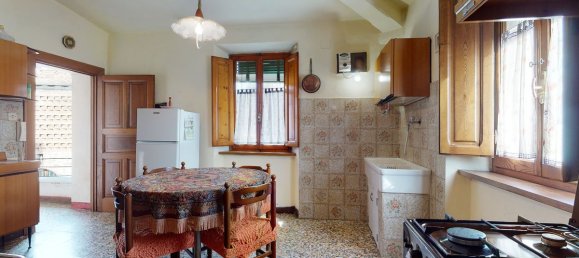 2 Schlafzimmer Haus in Barga, Italy, Nr. 233106 5