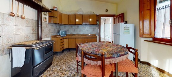 2 Schlafzimmer Haus in Barga, Italy, Nr. 233106 4