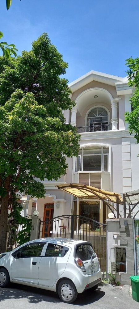 4 bedrooms Villa in District 7, Vietnam No. 10202