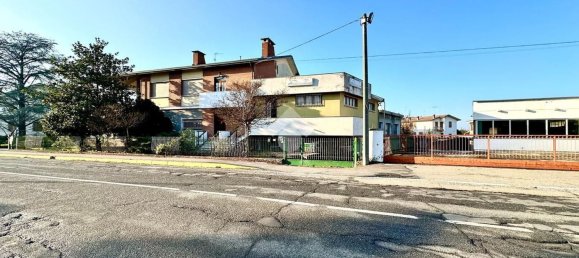 553m² Warehouse in Tortona, Italy No. 62463 33