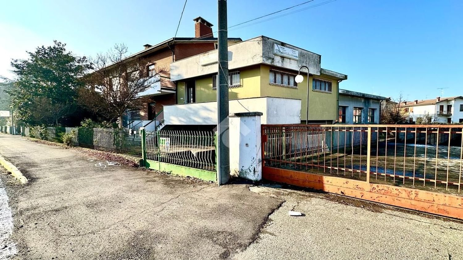 553m² Warehouse in Tortona, Italy No. 62463