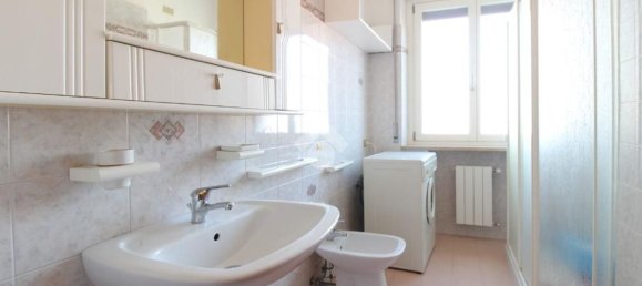 Квартира с 4 спальнями в Розето дельи Абруцци, Италия № 375898 17