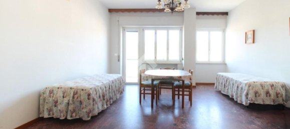 Квартира с 4 спальнями в Розето дельи Абруцци, Италия № 375898 3