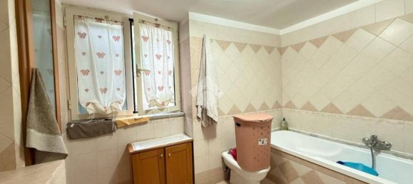 2 Schlafzimmer Wohnung in Naples, Italy, Nr. 16207 7