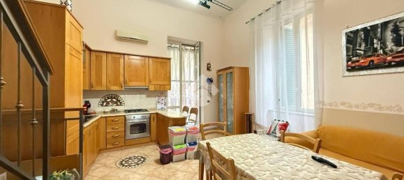 2 Schlafzimmer Wohnung in Naples, Italy, Nr. 16207 2