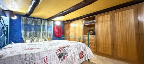 2 Schlafzimmer Wohnung in Naples, Italy, Nr. 16207 9