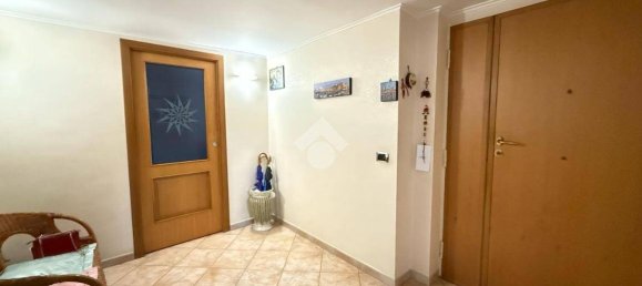 2 Schlafzimmer Wohnung in Naples, Italy, Nr. 16207 6
