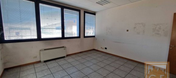 مكتب في Noventa Padovana, Italy 354متر مربع رقم 68645 10