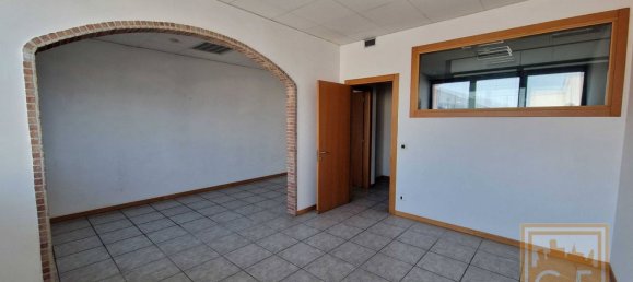 مكتب في Noventa Padovana, Italy 354متر مربع رقم 68645 6