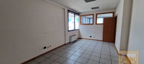 مكتب في Noventa Padovana, Italy 354متر مربع رقم 68645 12