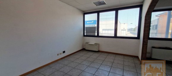 مكتب في Noventa Padovana, Italy 354متر مربع رقم 68645 4