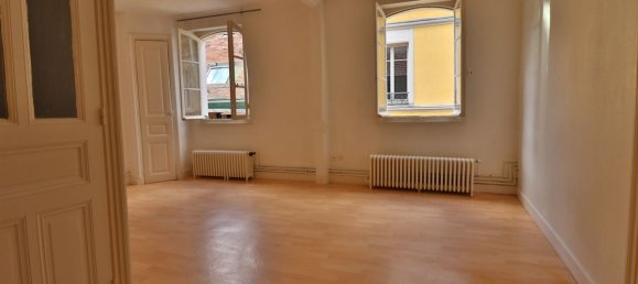 Studio in Troyes, France, Nr. 77242 7