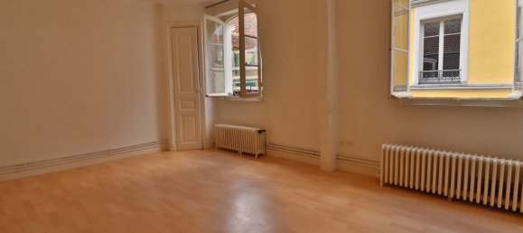 Studio in Troyes, France, Nr. 77242 3