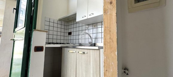 Studio in Naples, Italy No. 237799 8