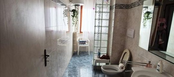 5 rooms Apartment in Siena, Italy No. 38027 12