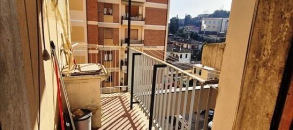 5 rooms Apartment in Siena, Italy No. 38027 2