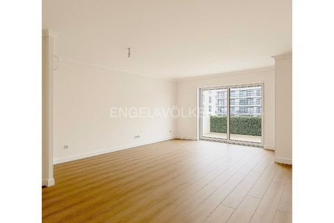 Apartamento de 4 dormitorios en Lisbon, Portugal No. 215655
