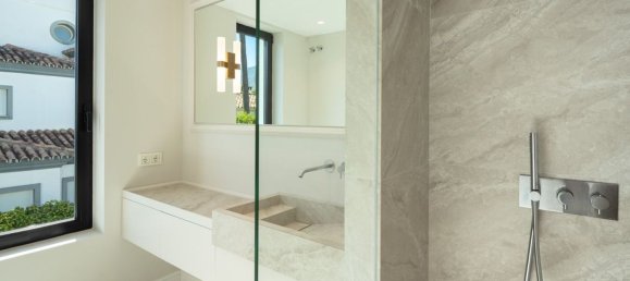 Casa T5 em Marbella, Spain N.º 69848 39