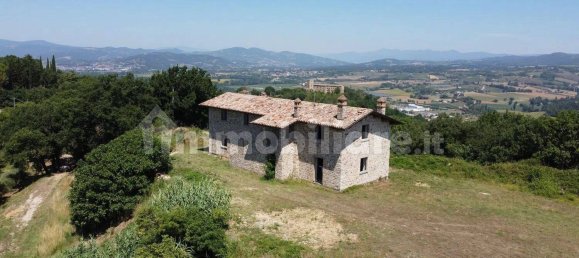 4 Schlafzimmer Haus in Umbertide, Italy, Nr. 90632 7