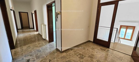 5 rooms Apartment in Certaldo, Italy No. 192138 3