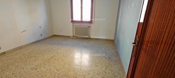 5 rooms Apartment in Certaldo, Italy No. 192138 8