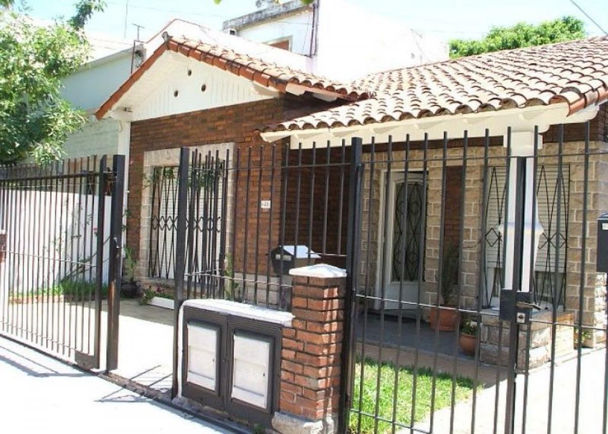 2 Schlafzimmer Haus in Tres de Febrero, Argentina, Nr. 64232