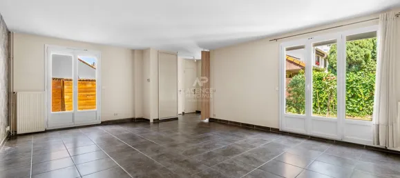 4 bedrooms House in Saint-Germain-en-Laye, France No. 323581 2