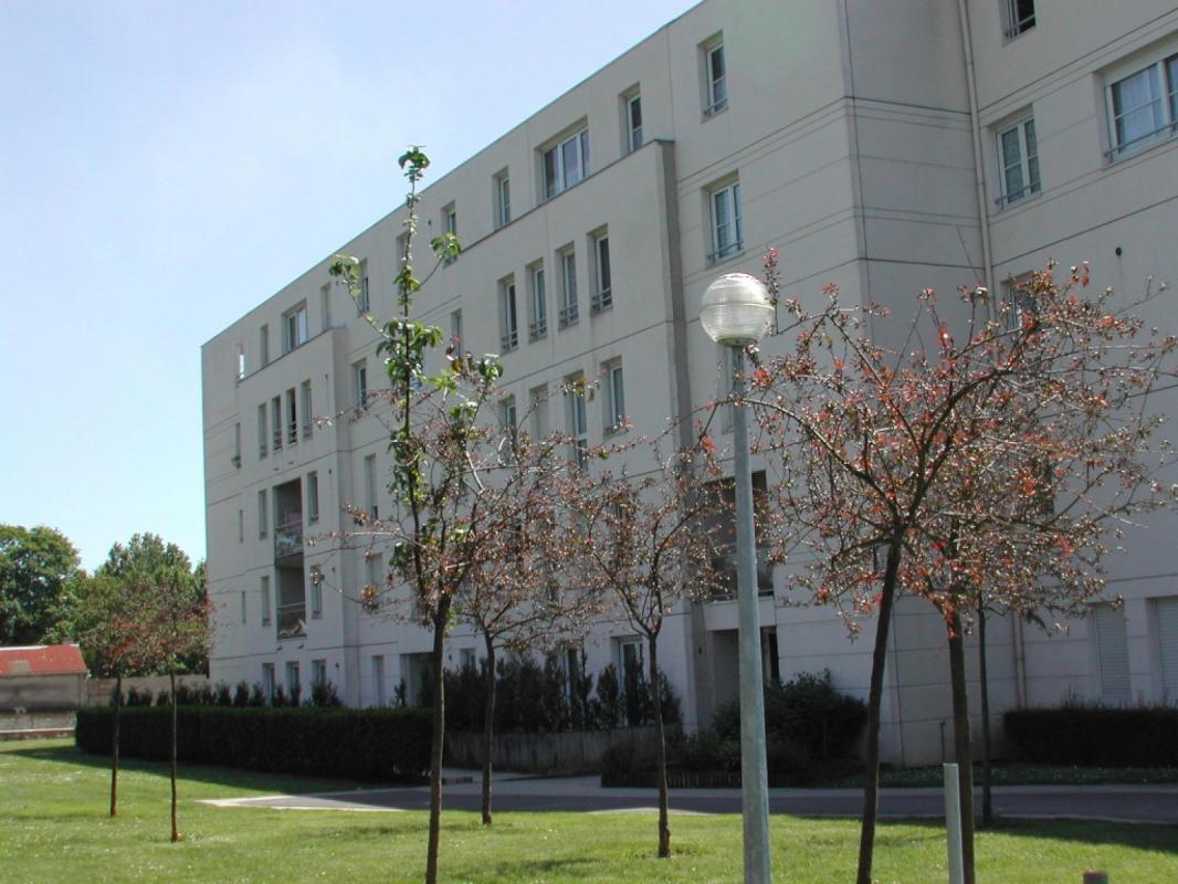 Apartamento de 3 dormitorios en Reims, France No. 252628