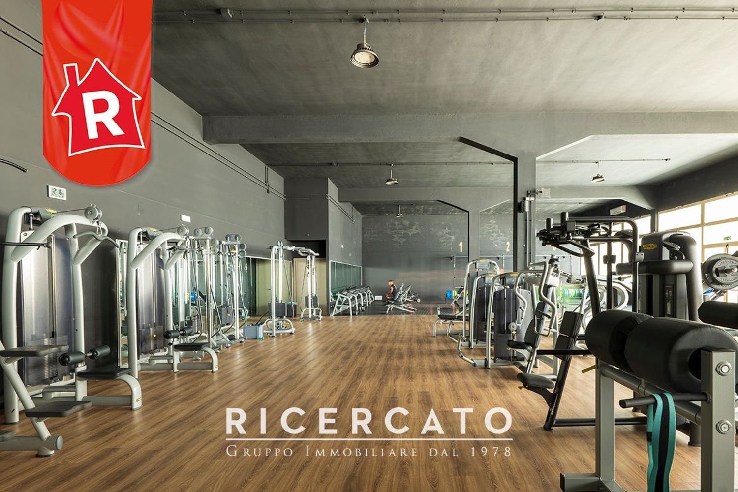 1300m² Commercial property in Lecce, Italy No. 30894