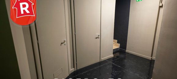 1300m² Commercial property in Lecce, Italy No. 30894 24