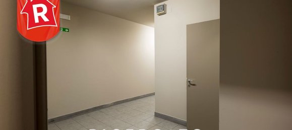 1300m² Commercial property in Lecce, Italy No. 30894 7